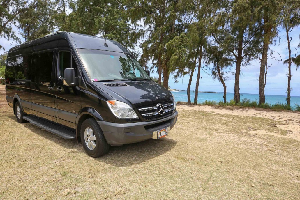 vans-and-guides-hawaii-black-vans-1030x687