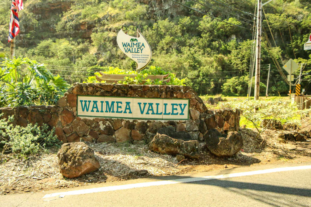 waimea-valley-sign-north-shore-oahu-1030x687